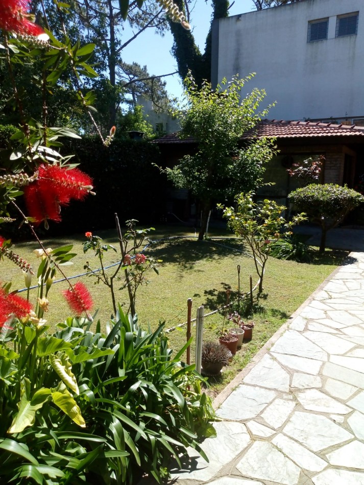 CASA EN VENTA EN VILLA GESELL