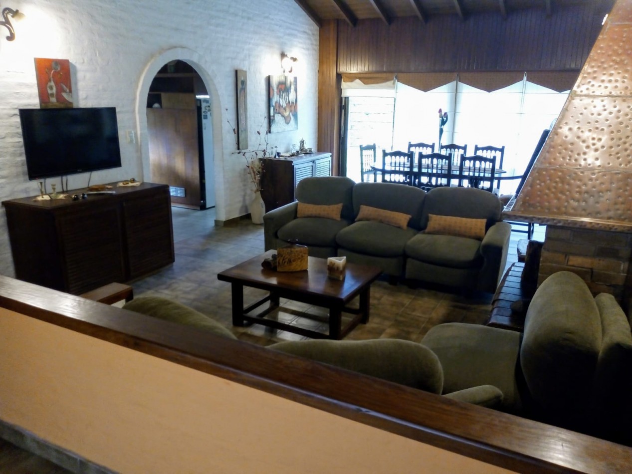 CASA EN VENTA EN VILLA GESELL