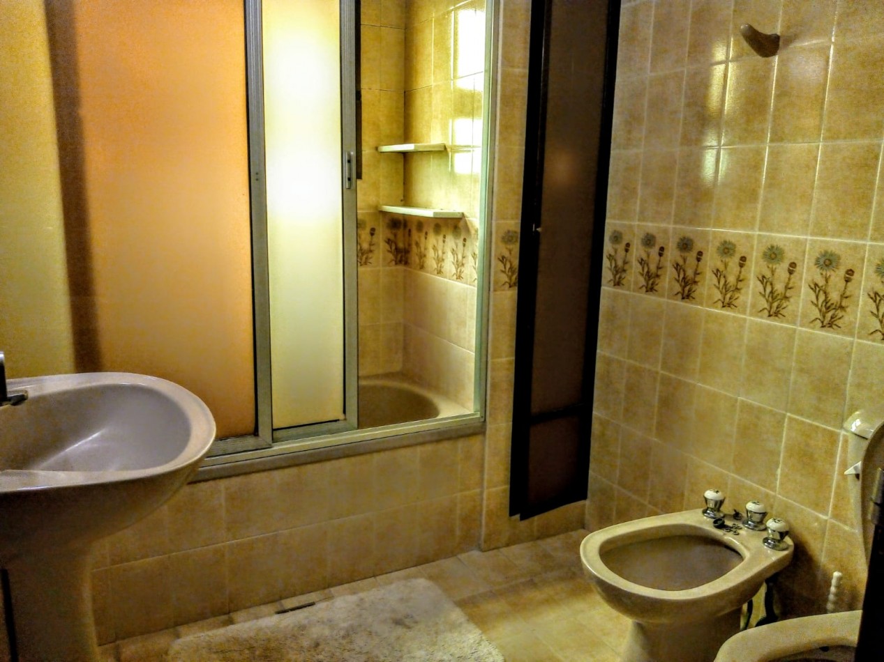 CASA EN VENTA EN VILLA GESELL