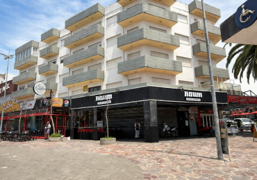 Venta Departamento 3 Ambientes en Villa Gesell  Zona Centro Balcon y Cerca del Mar