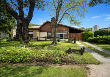 CHALET EN VENTA CON GAS NATURAL EN VILLA GESELL